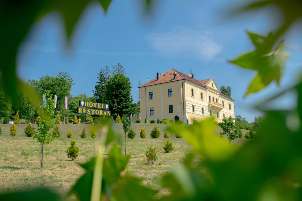 Hotel & Restoran Dvorac Gjalski Zabok Exterior foto