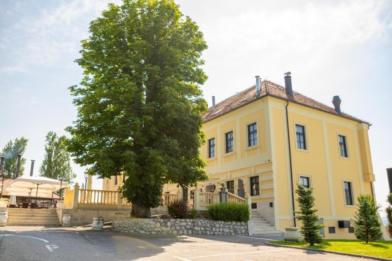 Hotel & Restoran Dvorac Gjalski Zabok Exterior foto